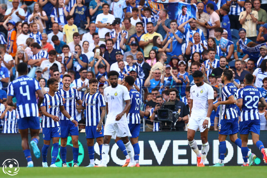 Jogadores do FC Porto no jogo contra o Al Nassr