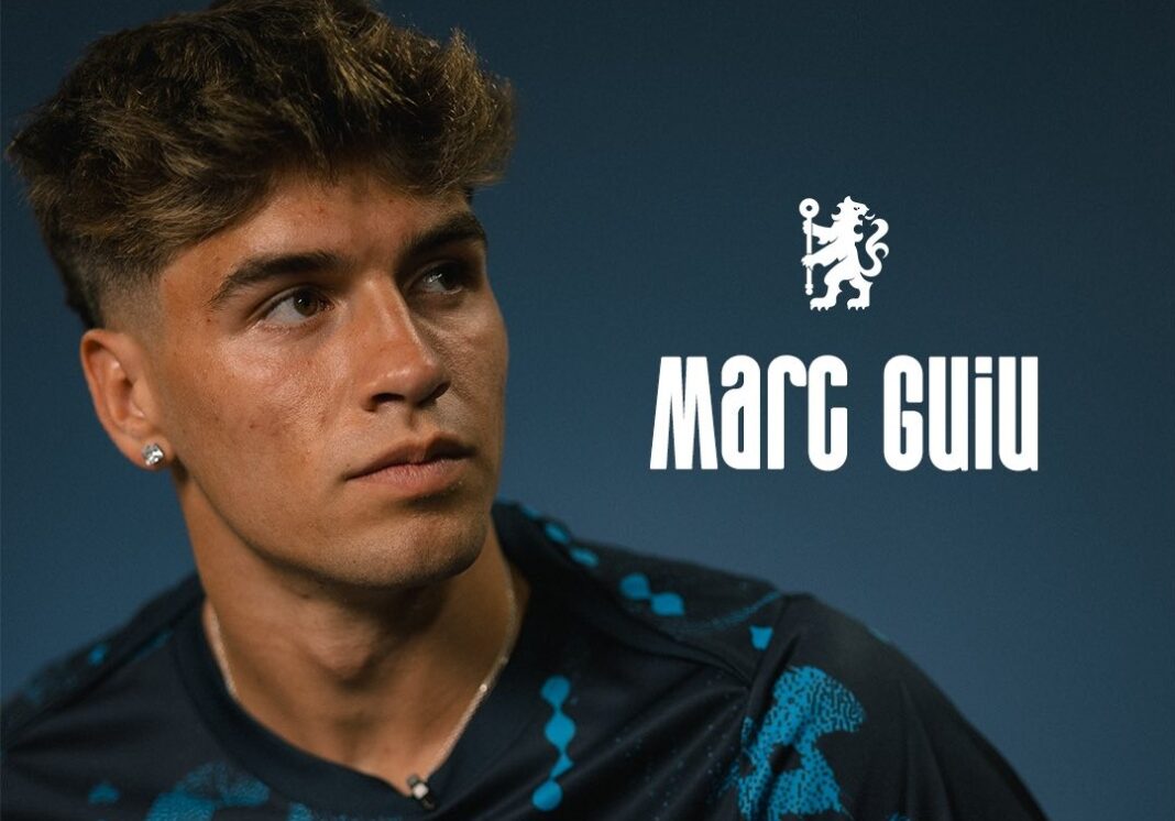Marc Guiu aceita jogar pelo Chelsea