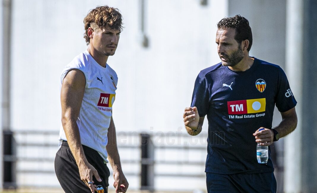 Jogadores do Valência a treinar