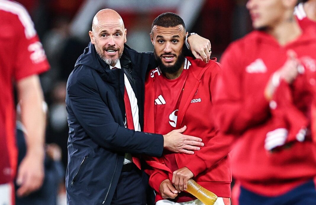 Erik ten Hag e Mazraoui Manchester United