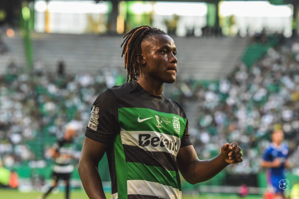 Geovany Quenda com a camisola do Sporting