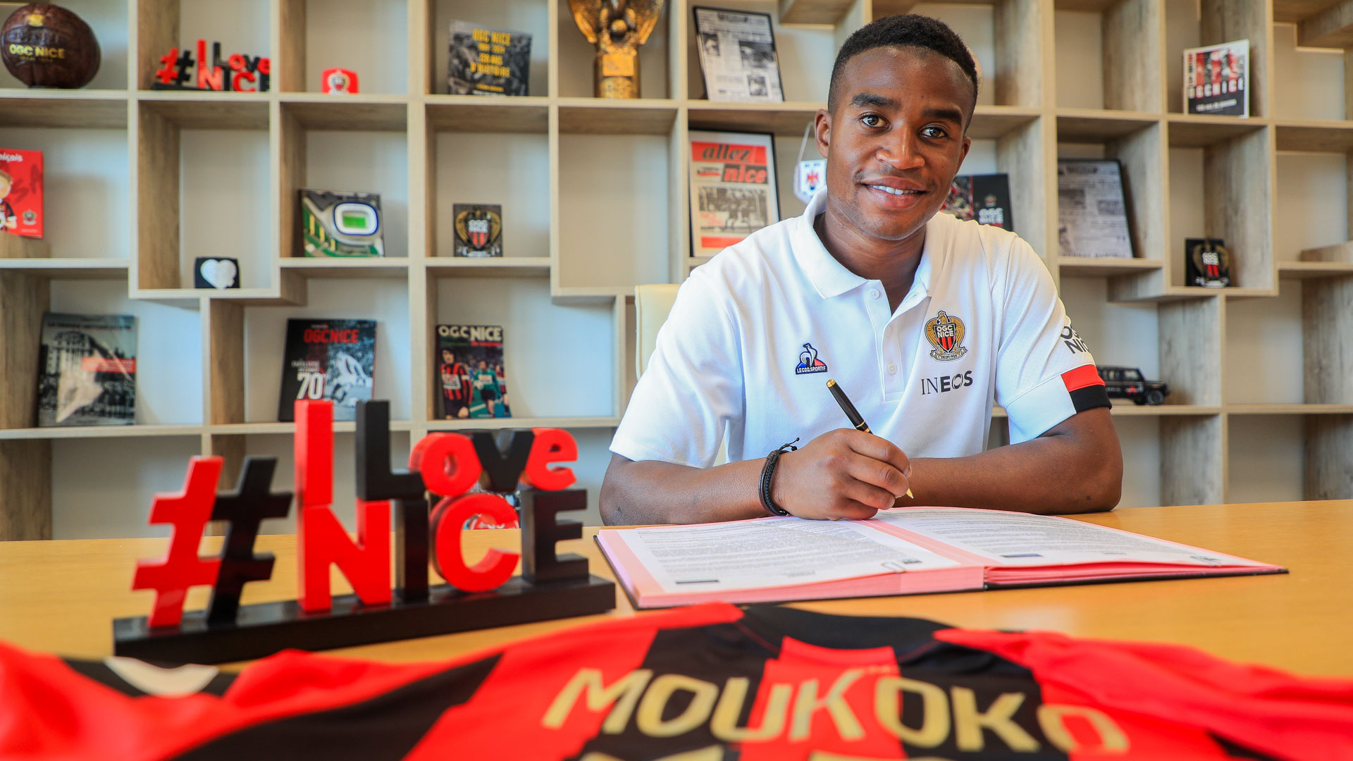 Borussia Dortmund empresta Youssoufa Moukoko ao Nice