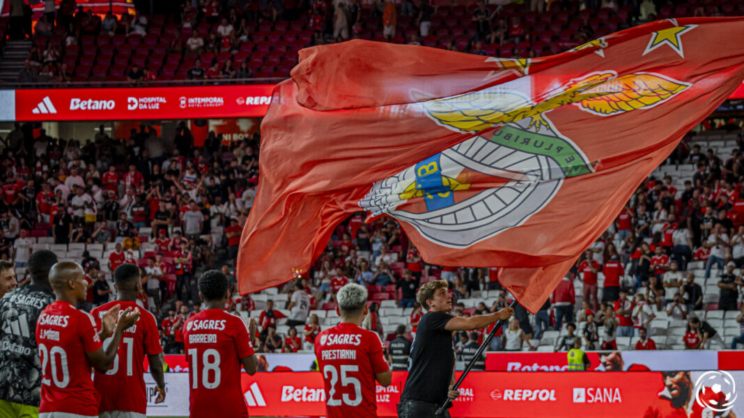 Benfica jogadores adeptos