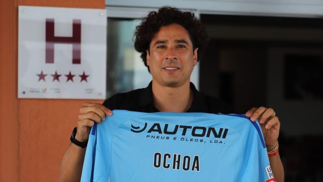 Guillermo Ochoa AVS SAD