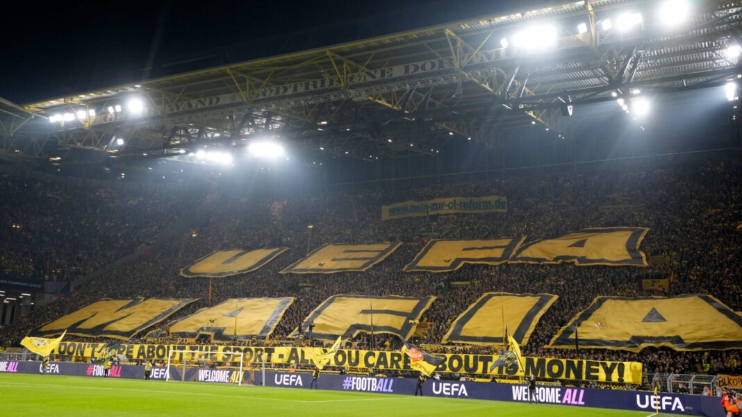 Adeptos Borussia Dortmund UEFA Mafia