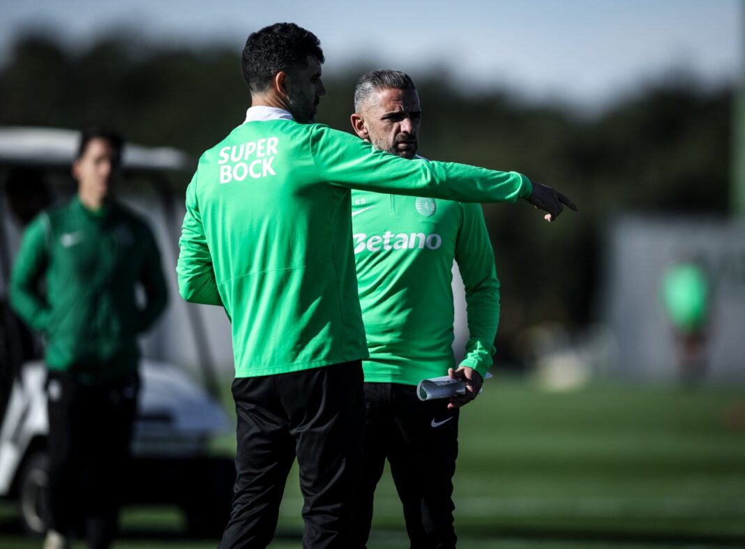 Vivid Rui Borges Com Menos Dez E A Ter De 'inventar' À Esquerda (o Onze Do Sporting) Picture Concept Vivid Rui Borges Com Menos Dez E A Ter De 'inventar' À Esquerda (o Onze Do Sporting) Picture Concept