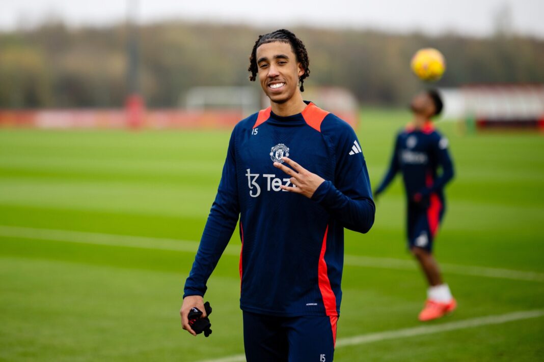 Leny Yoro Manchester United Leny Yoro Manchester United